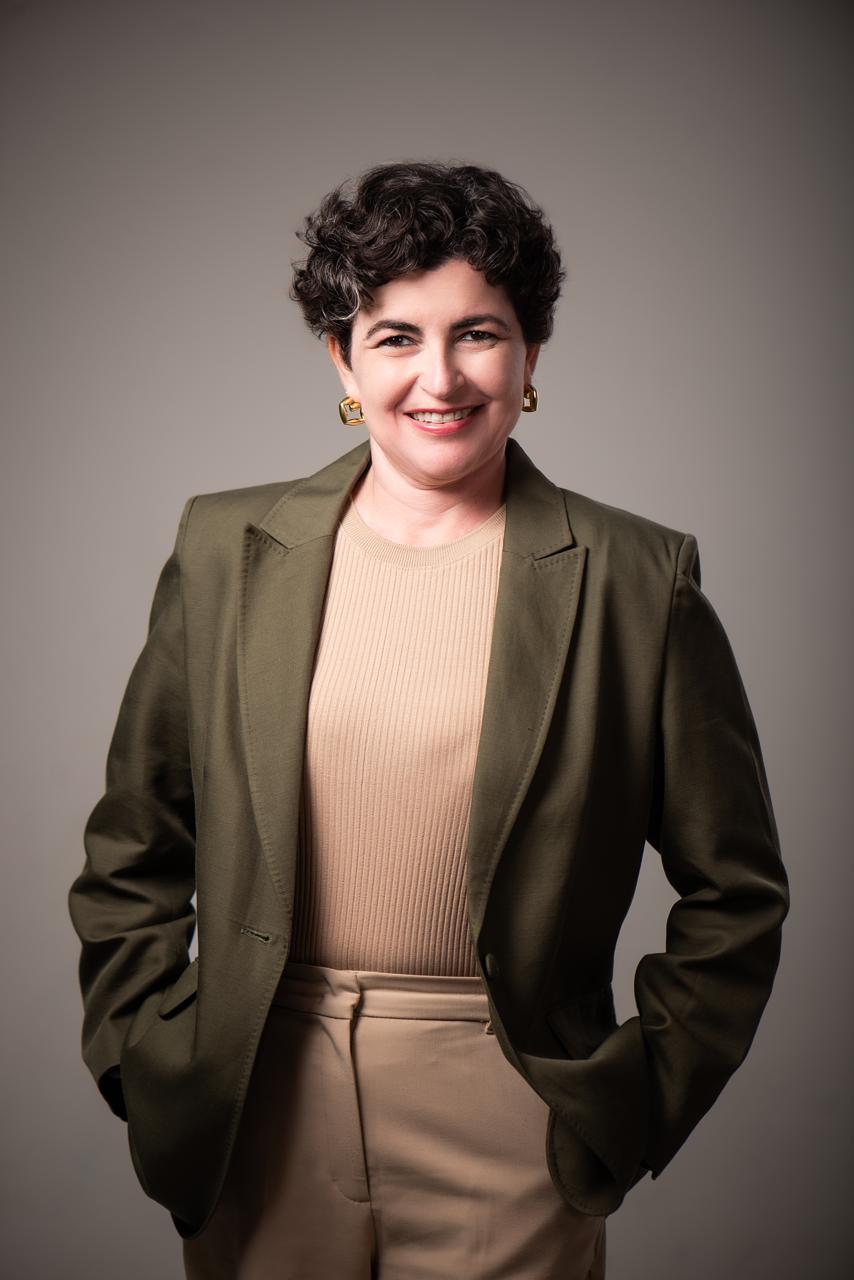 Dra. Cláudia Chaves